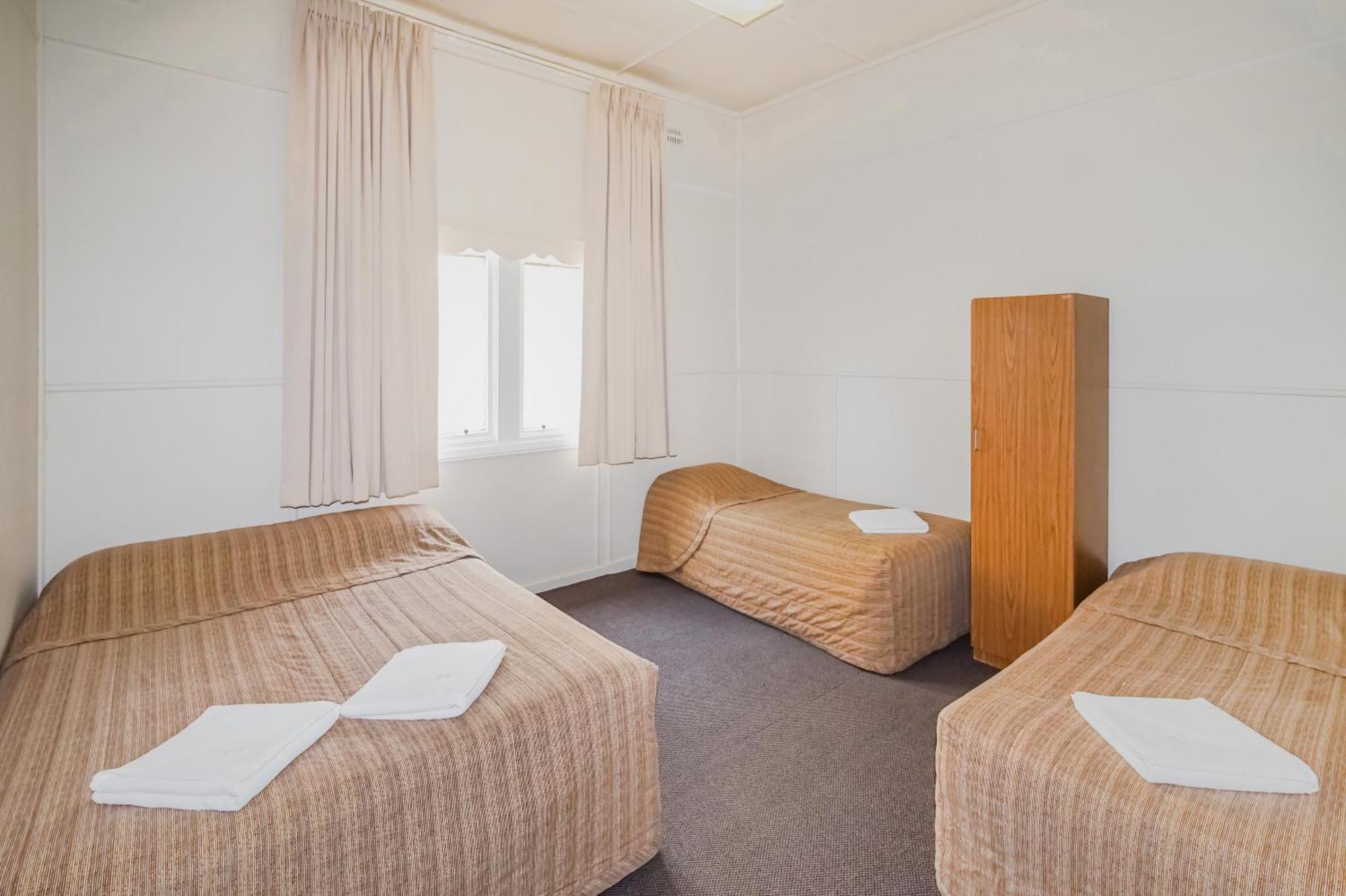 Black Gold Motel Wallerawang Room photo